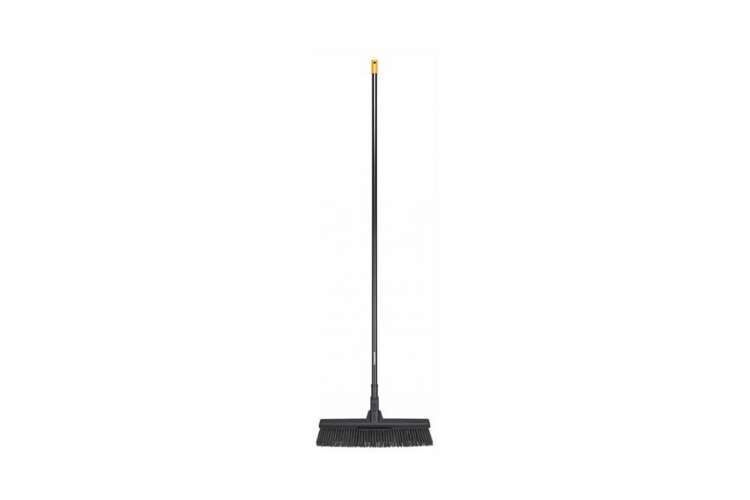 Метла Fiskars SolidTM большая 1025926